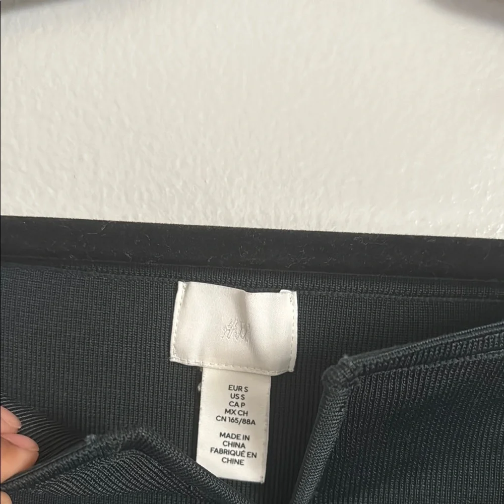 RIB-KNIT OFF-THE-SHOULDER TOP - Picture 3 of 4